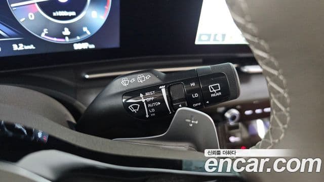 Kia Carnival 2023 — ფოტო 15/20