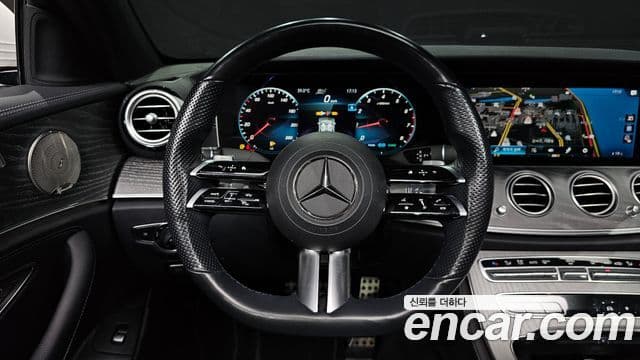 Mercedes-Benz E-Class 2022 — фото 13 из 20