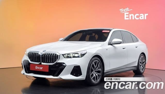 BMW 5 Series 2023 — Şəkil 1/20