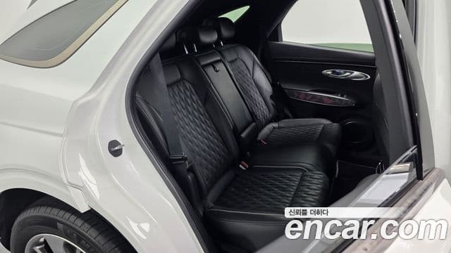 Genesis GV70 2021 — фото 11 из 20