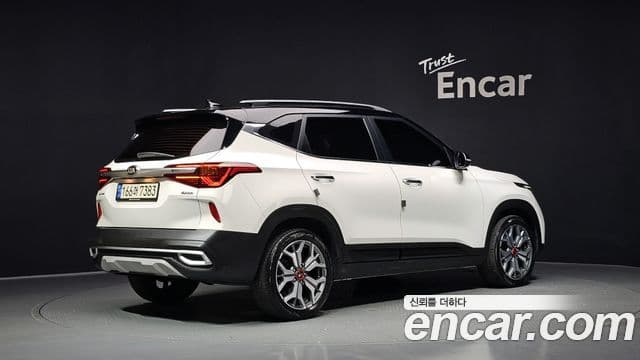 Kia Seltos 2019 — фото 2 из 20