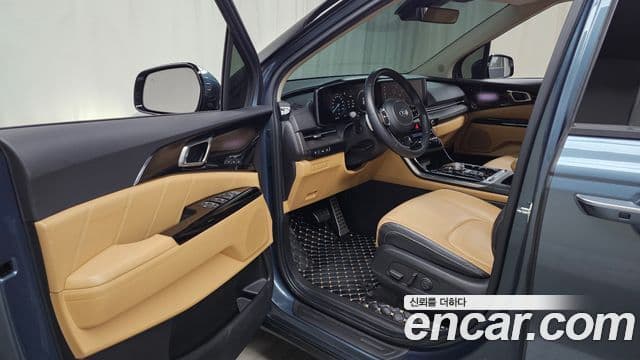 Kia Carnival 2021 — ფოტო 10/20