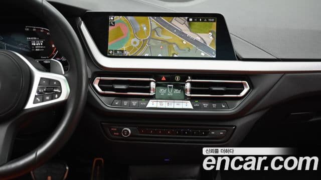 BMW 1 Series 2021 — фото 13 из 20