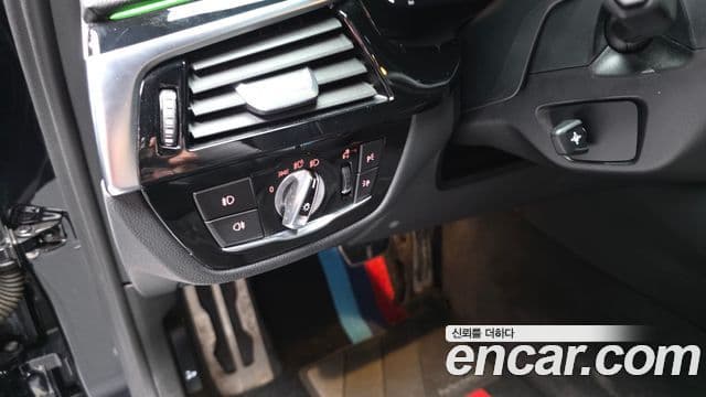 BMW 5 Series 2019 — Şəkil 19/20