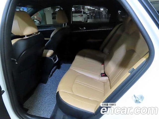 Kia K5 2022 — ფოტო 10/20
