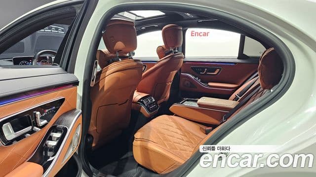 Mercedes-Benz S-Class 2022 — Photo 7/32
