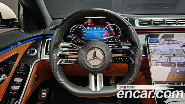 Mercedes-Benz S-Class 2022 — Photo 8/32