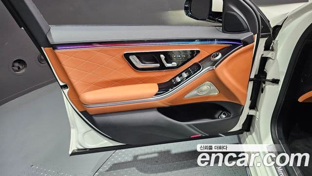 Mercedes-Benz S-Class 2022 — Photo 23/32