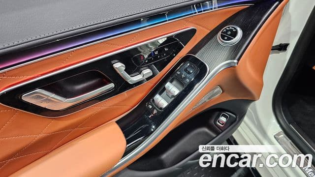 Mercedes-Benz S-Class 2022 — Photo 16/32