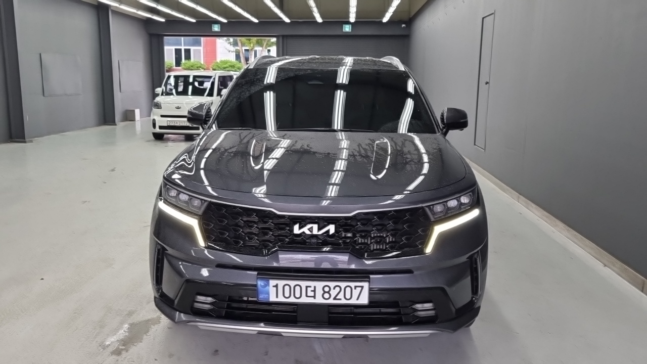 Kia Sorento 2023 — фото 2 из 17