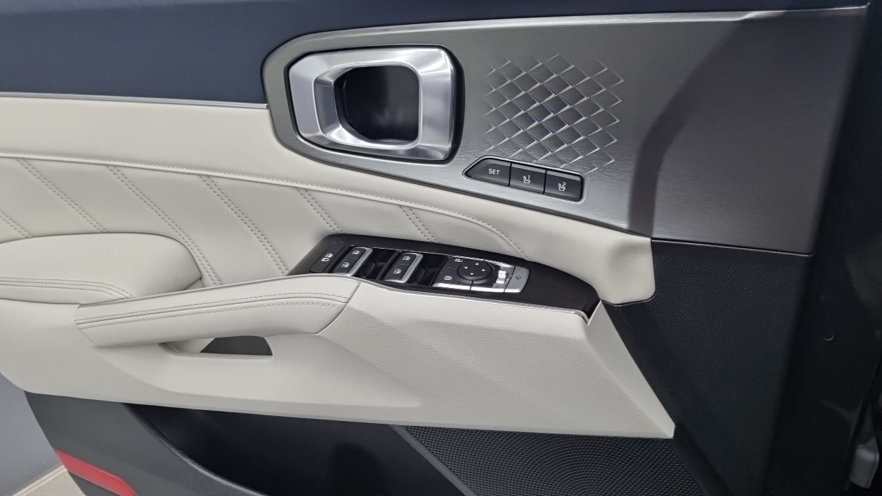 Kia Sorento 2023 — фото 12 из 17