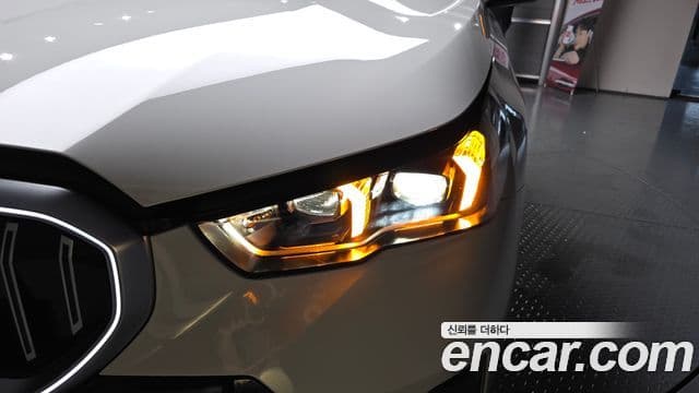 BMW 5 Series 2025 — Photo 29/37