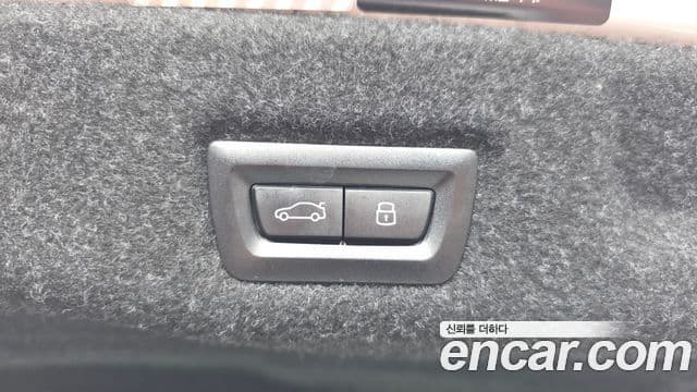 BMW 5 Series 2025 — Photo 6/37