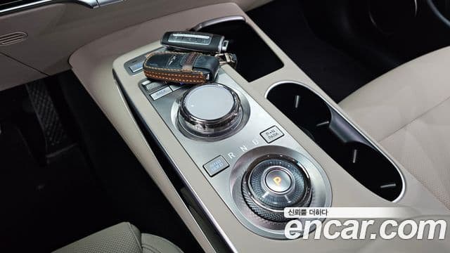 Genesis GV70 2021 — Şəkil 9/20