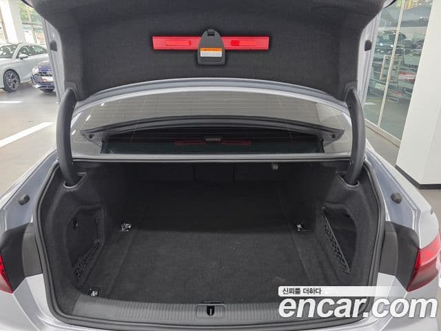 Audi A4 2023 — Şəkil 18/20