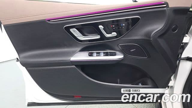 Mercedes-Benz EQE 2023 — ფოტო 16/33