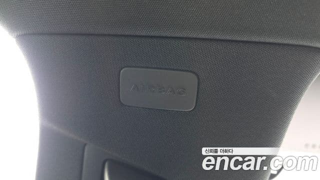Mercedes-Benz EQE 2023 — ფოტო 13/33