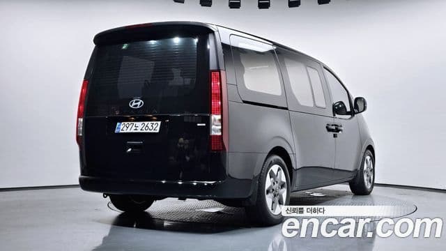 Hyundai Staria 2025 — ფოტო 2/20