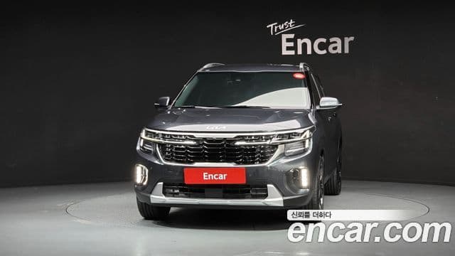 Kia Seltos 2023 — ფოტო 2/20