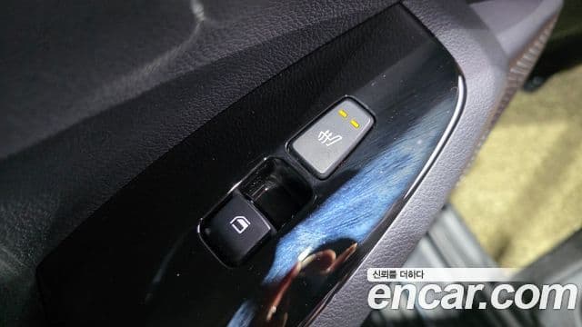 Kia Seltos 2023 — ფოტო 19/20