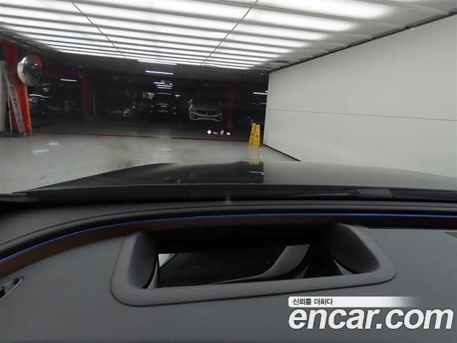 Mercedes-Benz E-Class 2025 — ფოტო 10/20