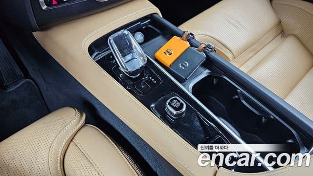 Volvo XC90 2023 — фото 9 из 20
