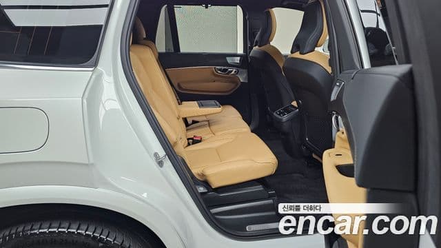 Volvo XC90 2023 — фото 11 из 20