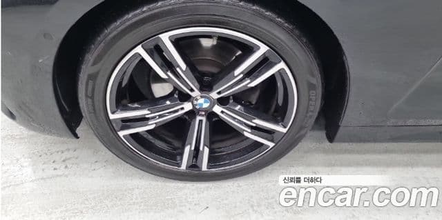 BMW 4 Series 2022 — Фото 8/17