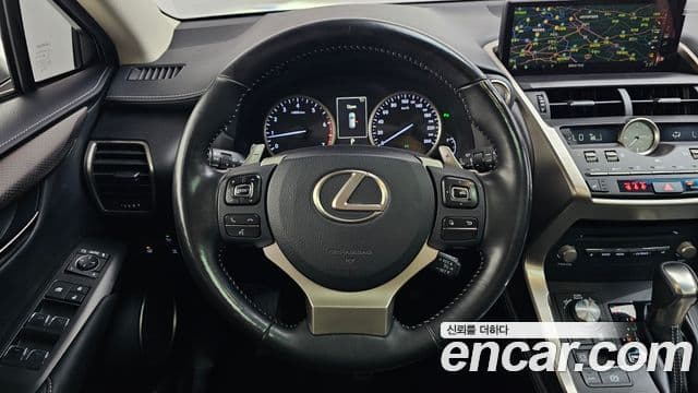 Lexus NX300 2018 — Şəkil 13/20