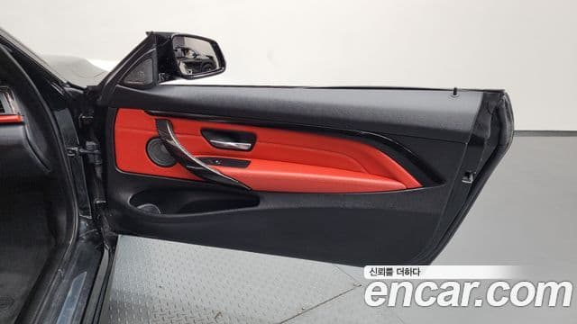BMW 4 Series 2019 — Photo 17/31
