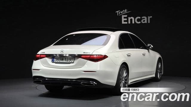 Mercedes-Benz S-Class 2022 — Photo 17/20