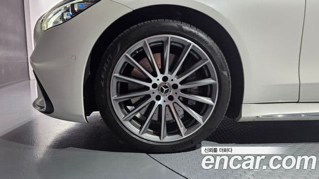 Mercedes-Benz S-Class 2022 — Photo 14/20