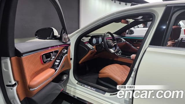 Mercedes-Benz S-Class 2022 — Photo 1/20