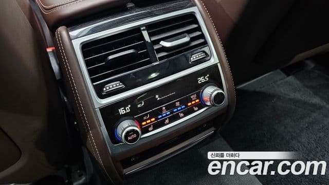BMW 7 Series 2018 — Şəkil 18/20