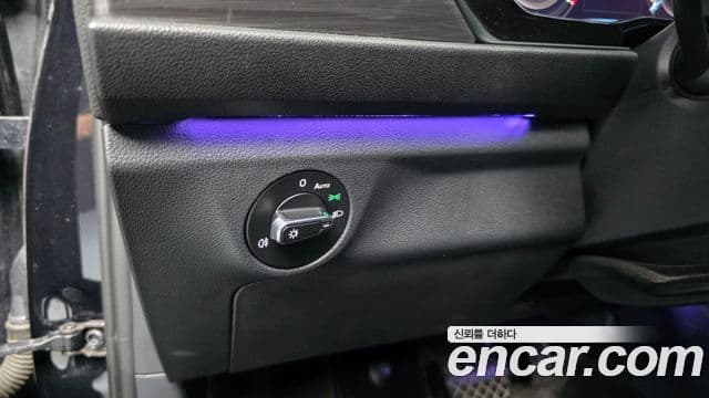 Volkswagen Jetta 2022 — ფოტო 16/20