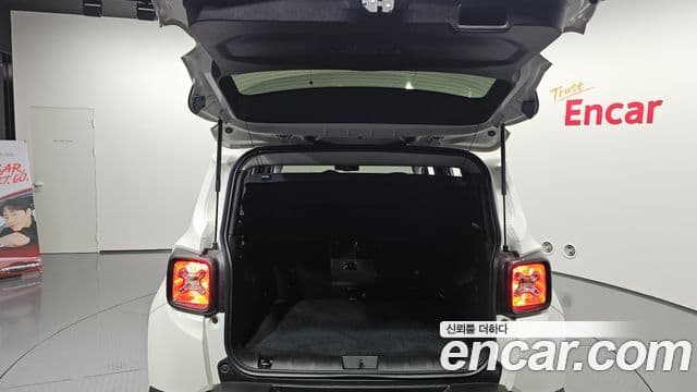 Jeep Renegade 2022 — Şəkil 20/20