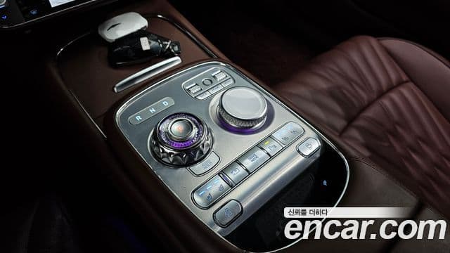 Genesis G90 2022 — Şəkil 9/20