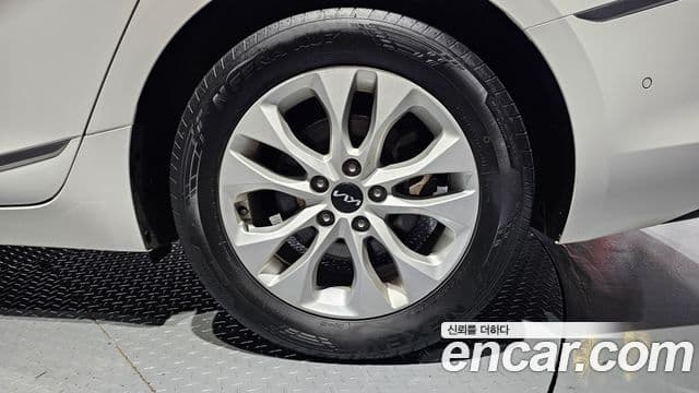 Kia K8 2022 — ფოტო 5/20