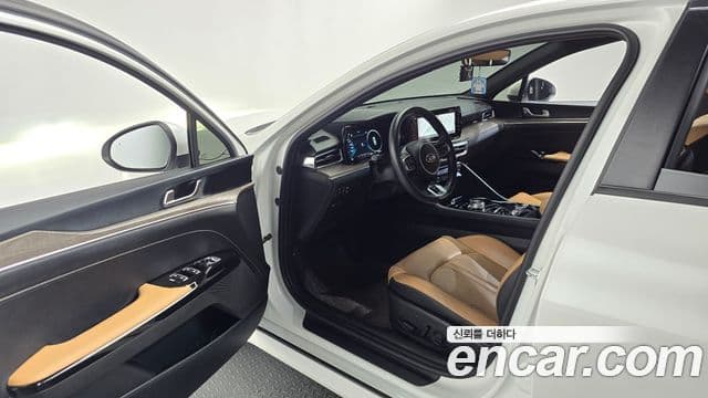 Kia K5 2021 — Şəkil 10/20