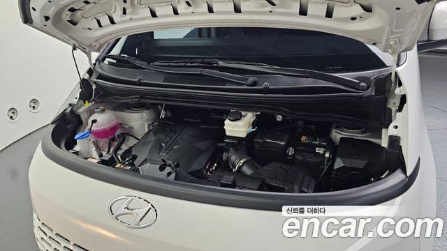 Hyundai Staria 2023 — Фото 6/20