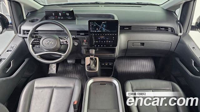 Hyundai Staria 2023 — Фото 7/20