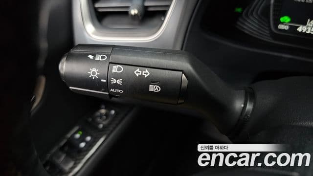 Lexus UX250h 2019 — Photo 5/32