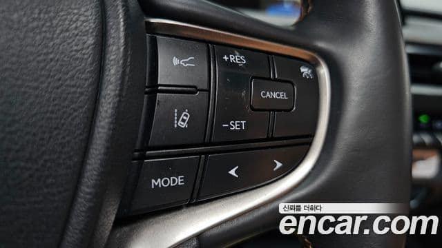 Lexus UX250h 2019 — Photo 30/32