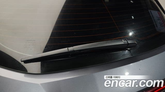 Lexus UX250h 2019 — Photo 6/32