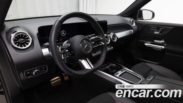 Mercedes-Benz GLB-Class 2025 — фото 5 из 19