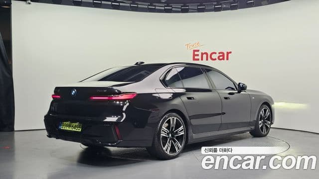 BMW 7 Series 2025 — ფოტო 2/20