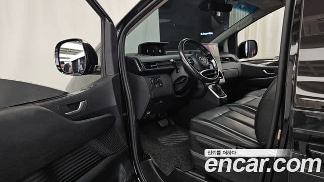 Hyundai Staria 2021 — ფოტო 9/20
