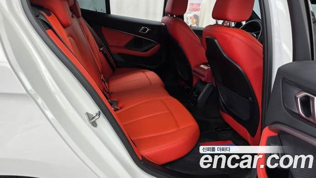 BMW 1 Series 2021 — Photo 8/31