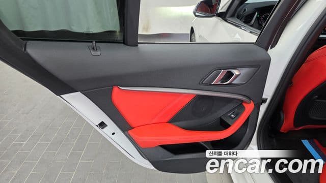 BMW 1 Series 2021 — Photo 7/31