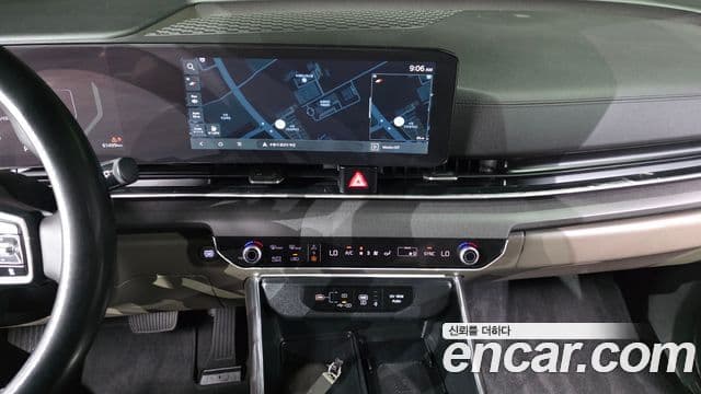 Kia Carnival 2023 — фото 12 из 20